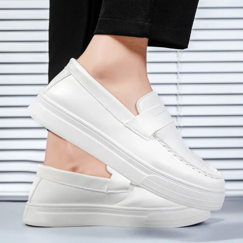 Men's casual British style leather shoes with round toe in PU material.