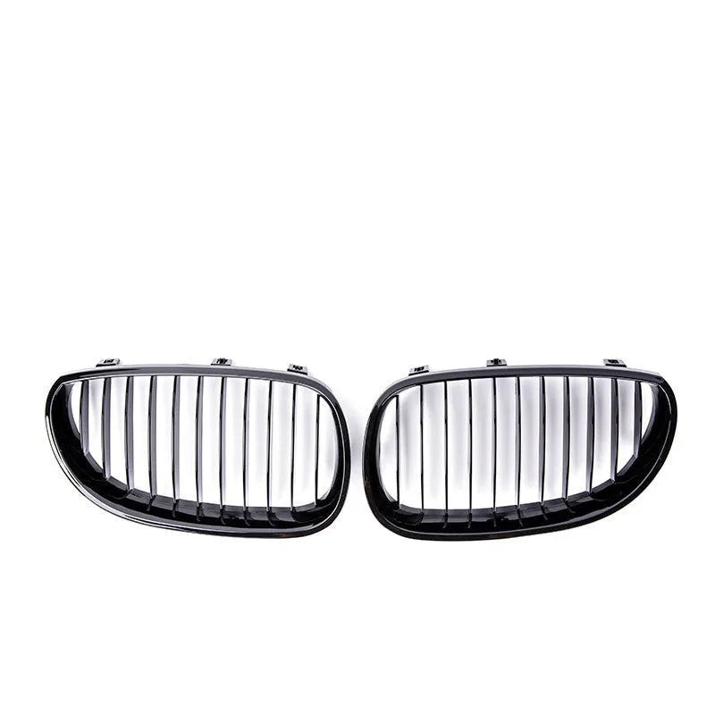 Pair of black ABS carbon fibre texture front grilles for BMW 5-Series E39 E60 E66 models.