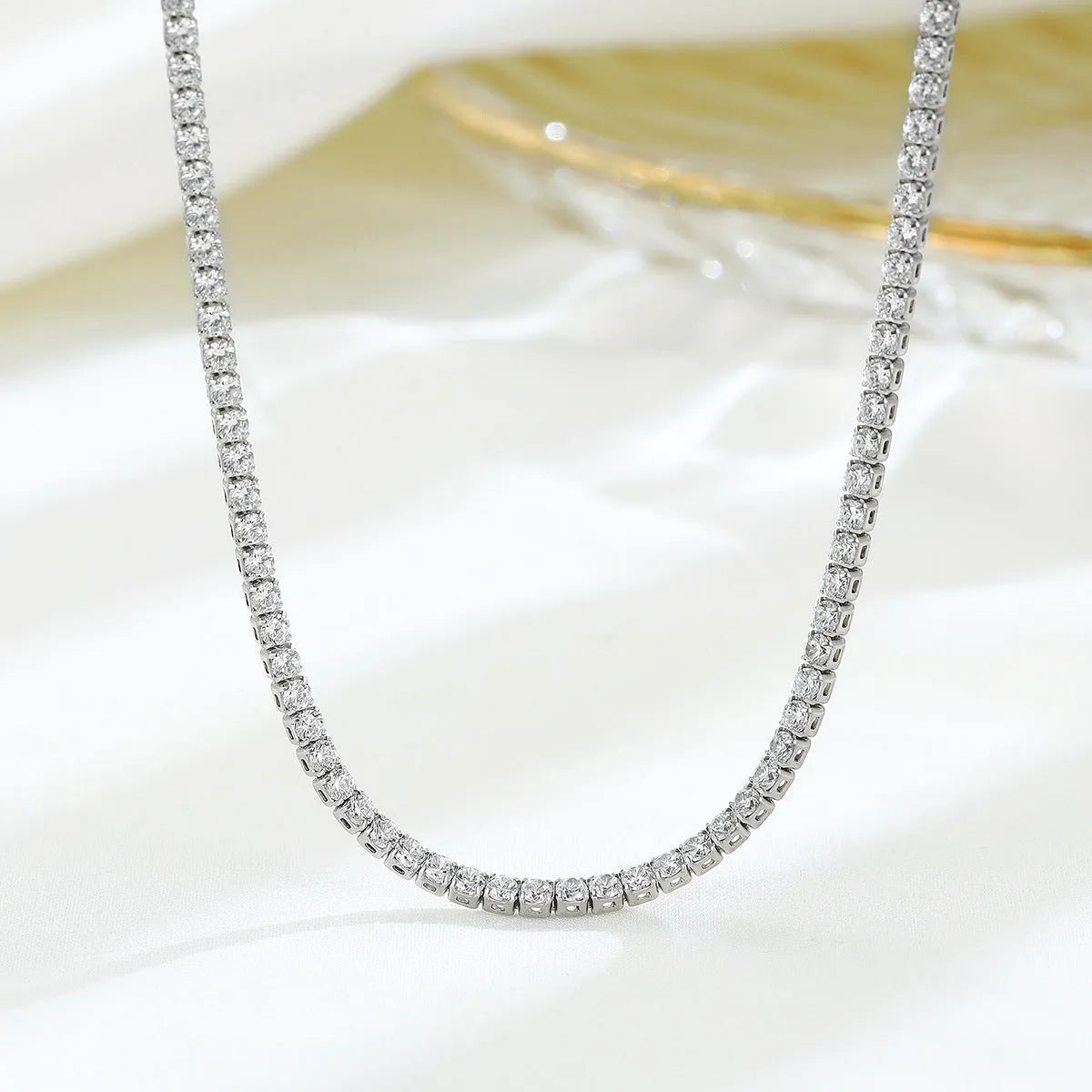 Women's sterling silver necklace with round pendant made from 925 silver