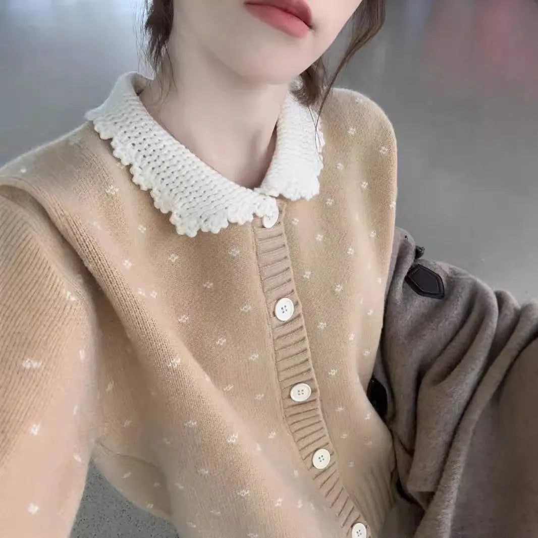 Retro Peter Pan collar knitted cardigan coat in a floral pattern