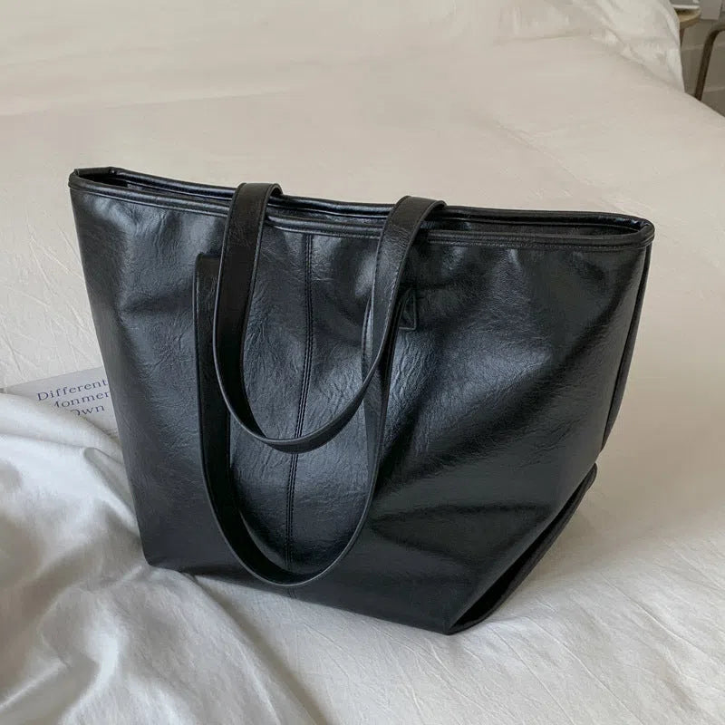 Large-capacity soft PU leather tote bag with double shoulder straps and stitched seams in black, silver, light brown, white, coffee colour, dark brown