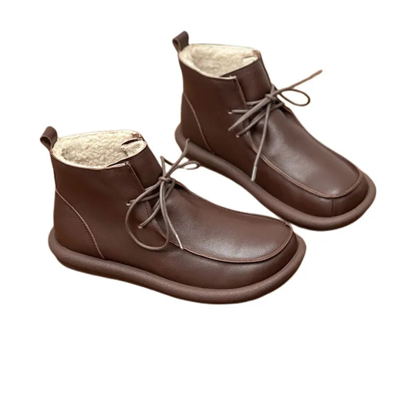 Women's cowhide boots with extra-thick velvet lining, flat heel, round toe, available in black and coffee colours