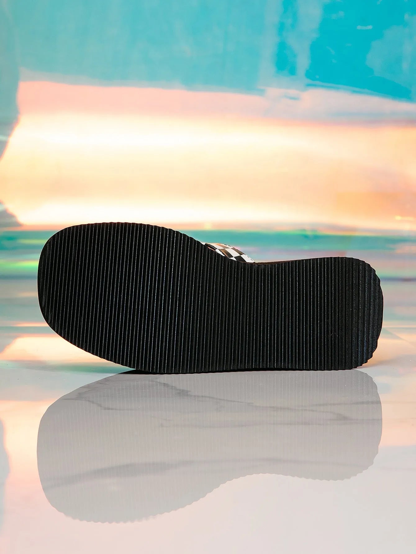Women's thick-soled high-rise casual plaid sandals with square toe, renewable leather upper, and rubber sole, multiple colours available
