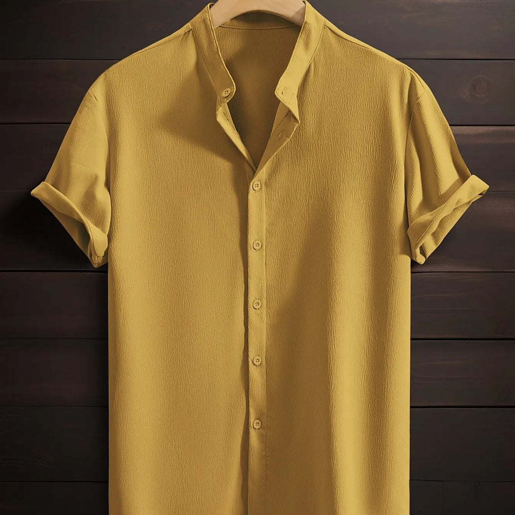 Men's casual short sleeve shirt in solid colour with stand collar, made from 100% breathable polyester fibre, loose fit