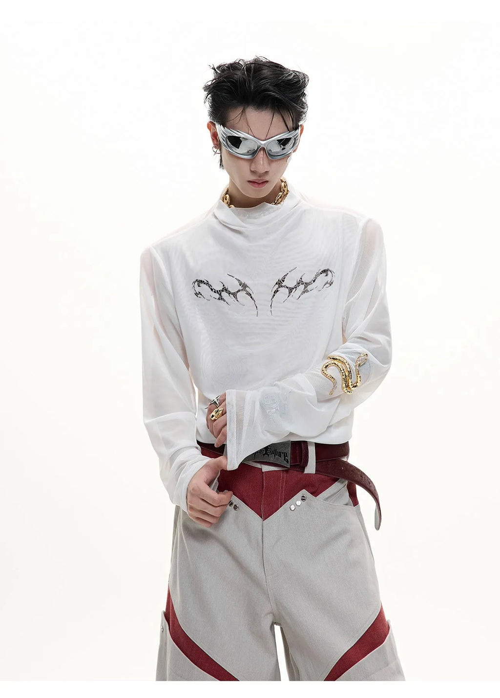 Niche mesh ice-feeling slim bottoming shirt with long sleeves in trendy style, showing fabric texture and fit