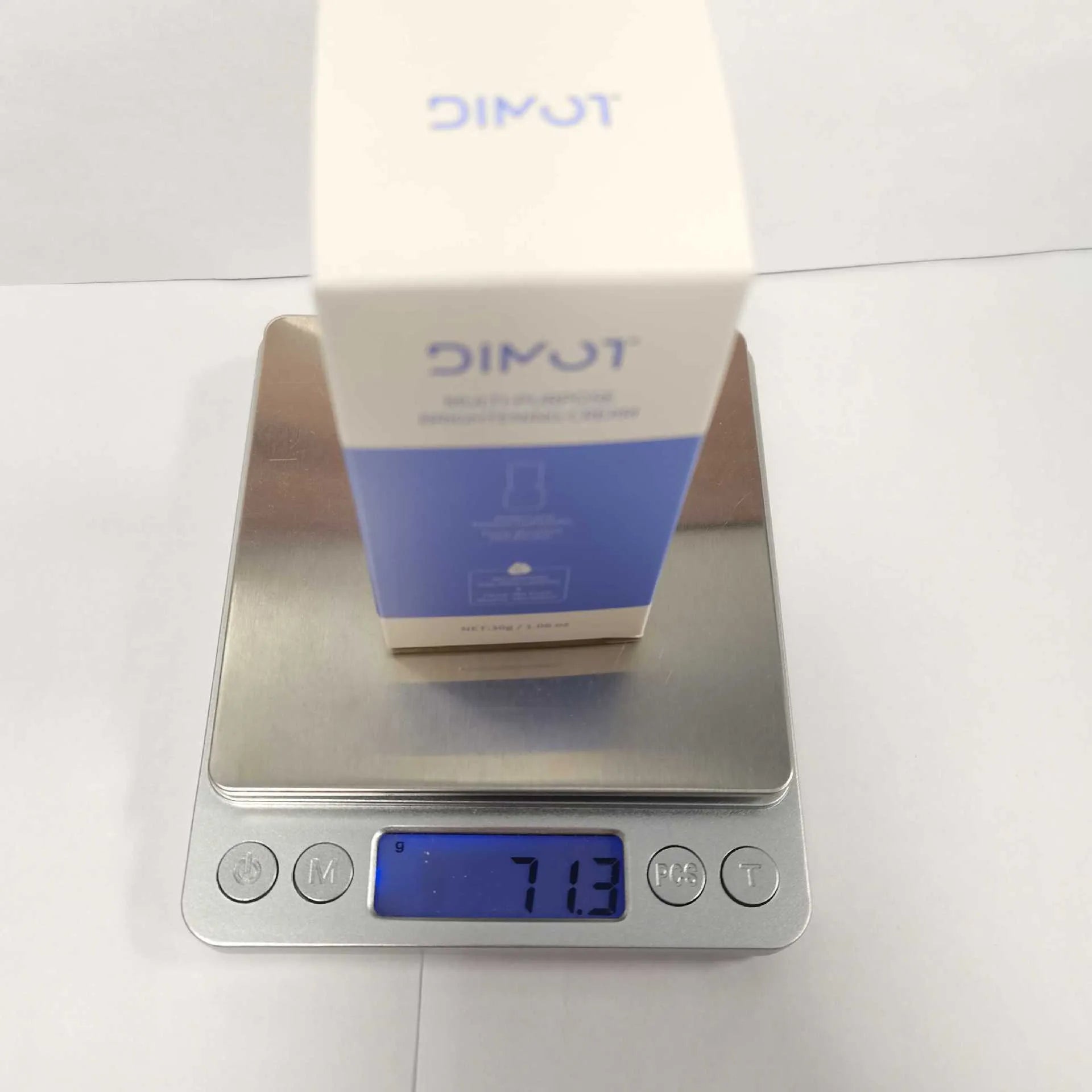 30ml tube of make-up primer moisturising cream for all skin types.