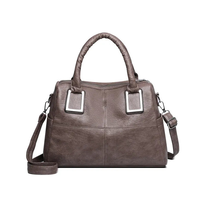 Women's square shoulder bag in wear-resistant material with internal organisers