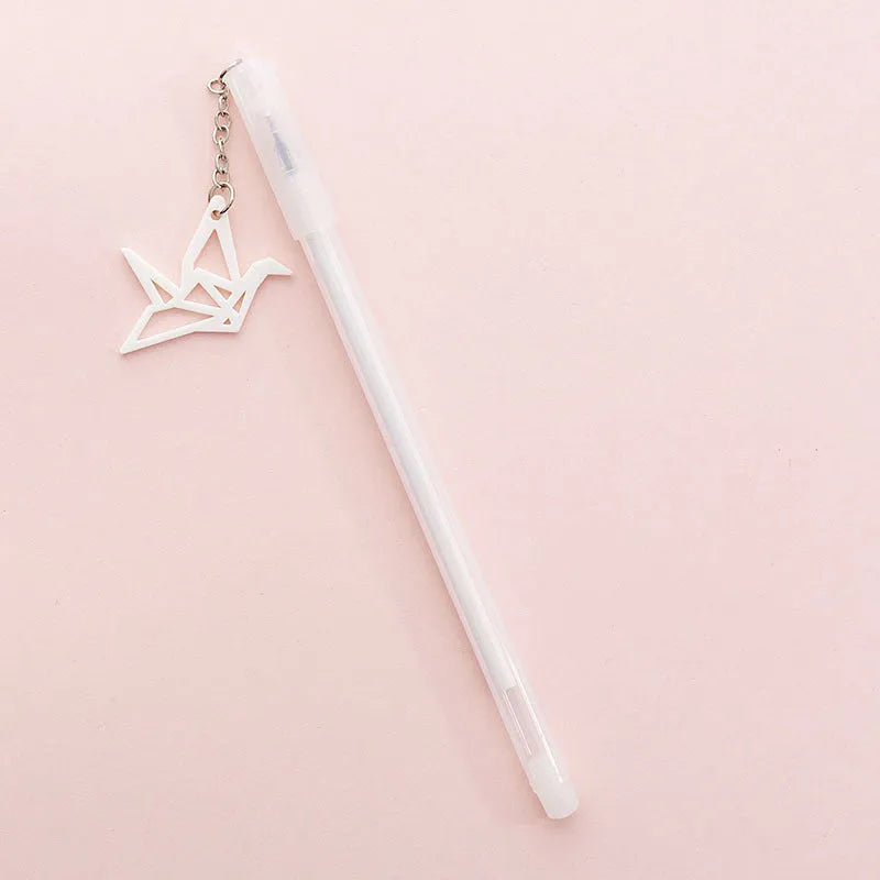 Gel pen with animal pendant charm, showing 0.38mm tip and 17cm plastic barrel.