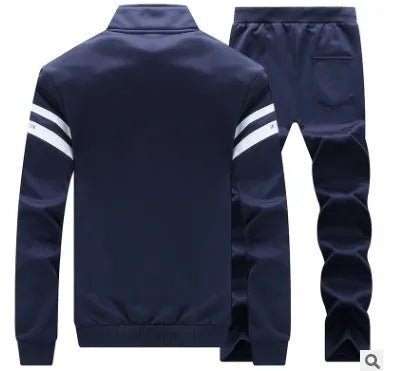 New men's sweatshirt jacket in black with crew neck and long sleeves.