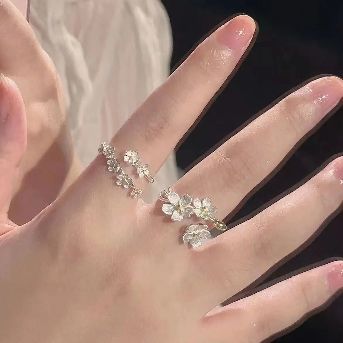 Three-dimensional jasmine flower ring with adjustable open mouth design in zinc alloy