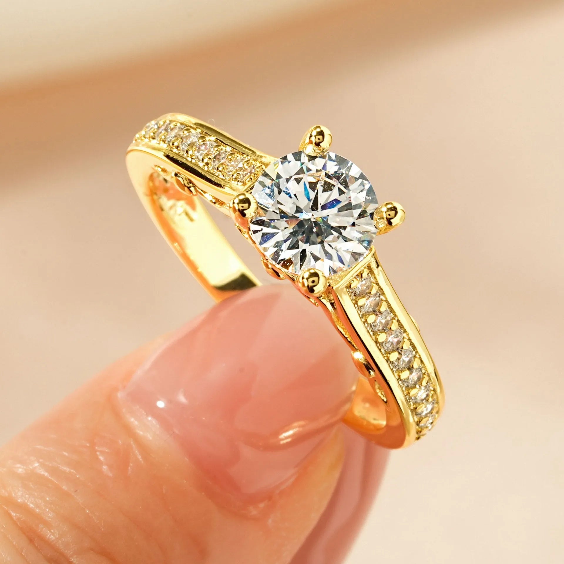 Women's electroplated zircon ring in copper with geometry shape and round design elements