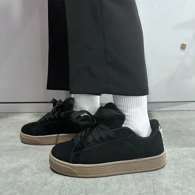 Black retro low-top sneakers with waterproof platform sole and artificial PU upper