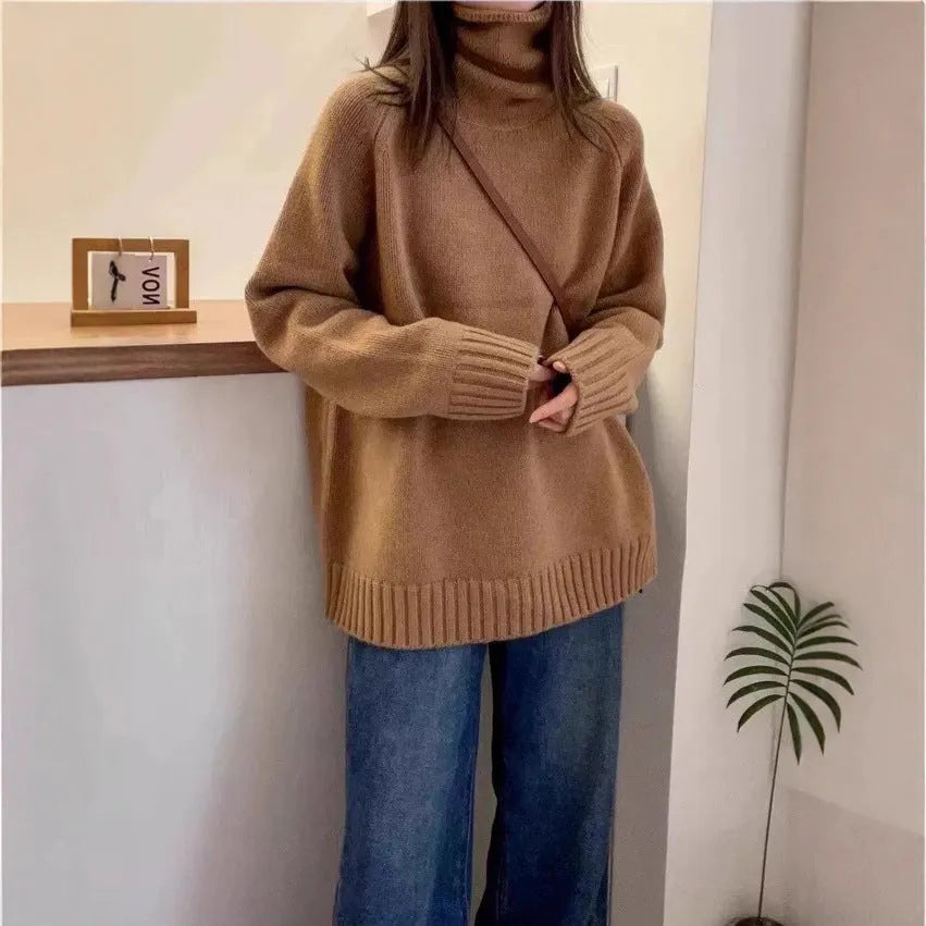 Women's loose turtleneck sweater with thick curling pile collar in polyester mesh fabric