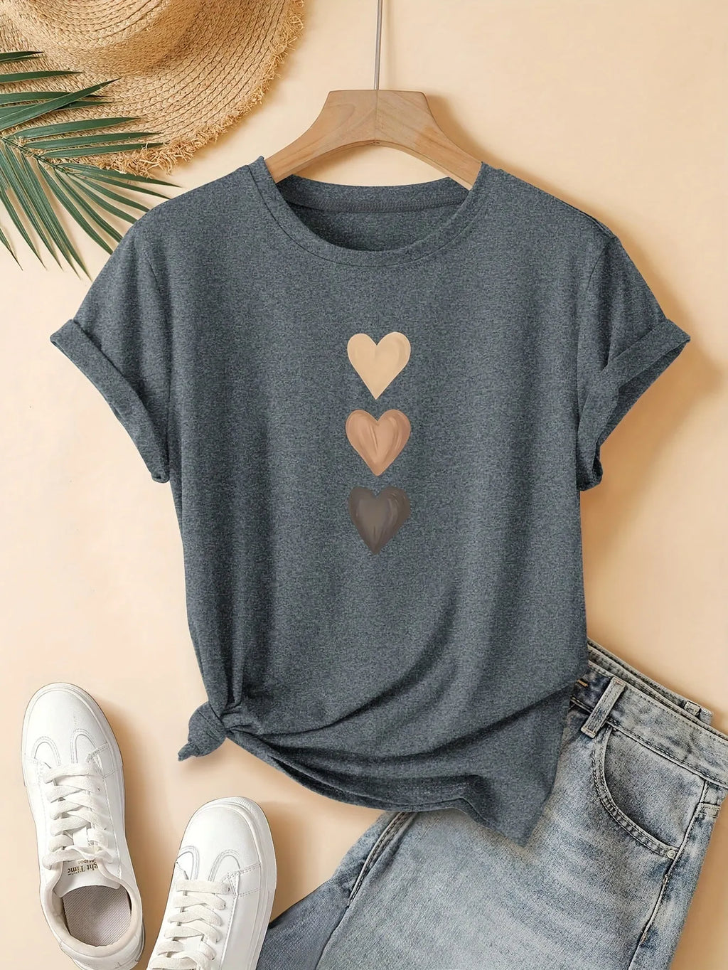 Chinese style art retro graphic print on a women's pure cotton short sleeve round neck T-shirt.