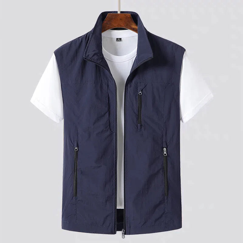 Breathable multi-pocket outdoor casual vest jacket in khaki, slim fit with zippered pockets and straight hem