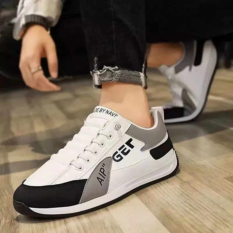 Men sports flat shoes with breathable mesh upper in black, low-top design, non-slip sole