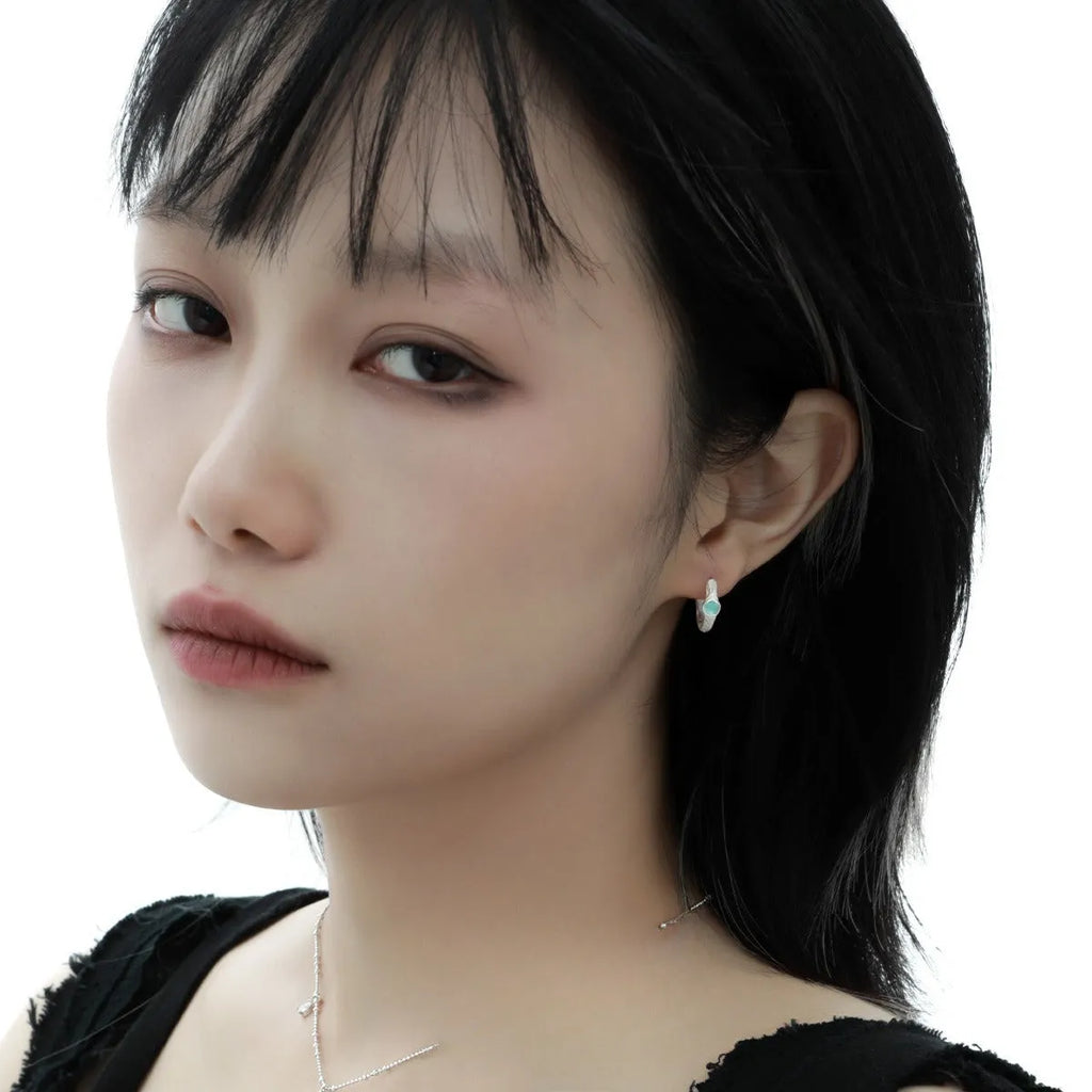 Geometric round 925 silver ear clip with burnt silver electroplated finish for women