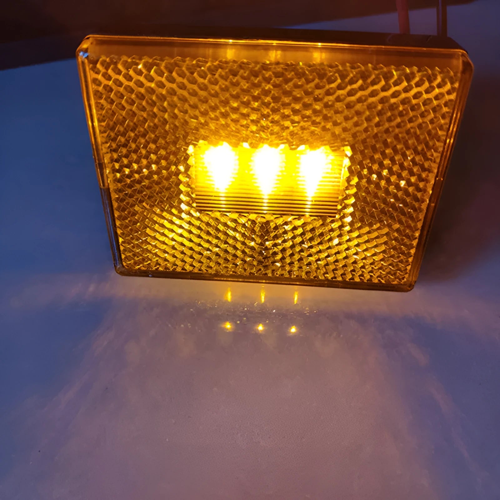 Red and yellow LED trailer side light with 19cm wiring line length