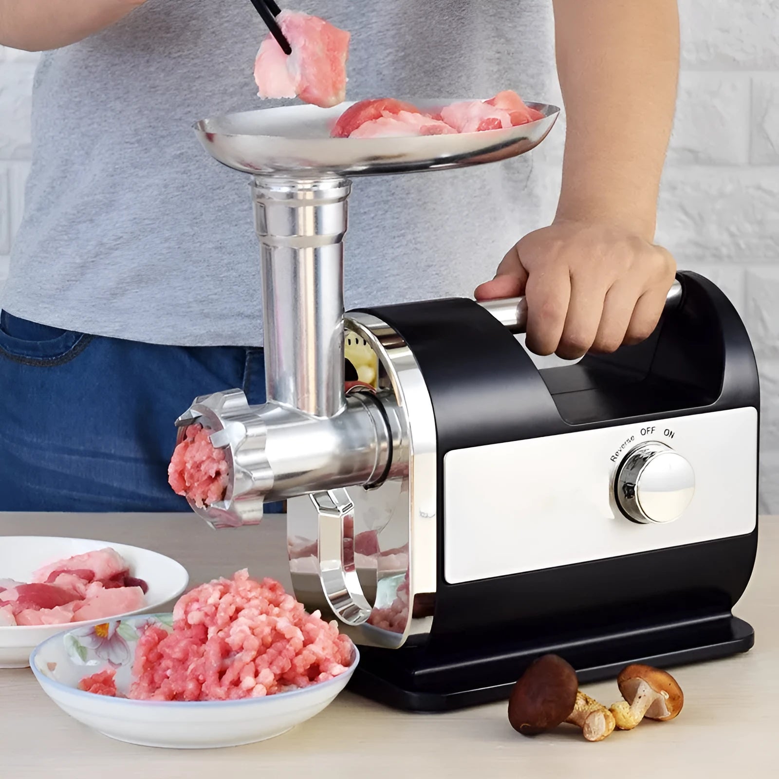 Fashion Simple Home Electric Meat Grinder stainless steel matte black fully automatic 285x160x335mm