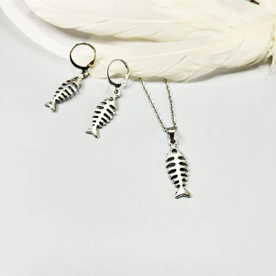Women's fishbone pendant earrings with adjustable O-shaped chain in retro alloy jewellery set