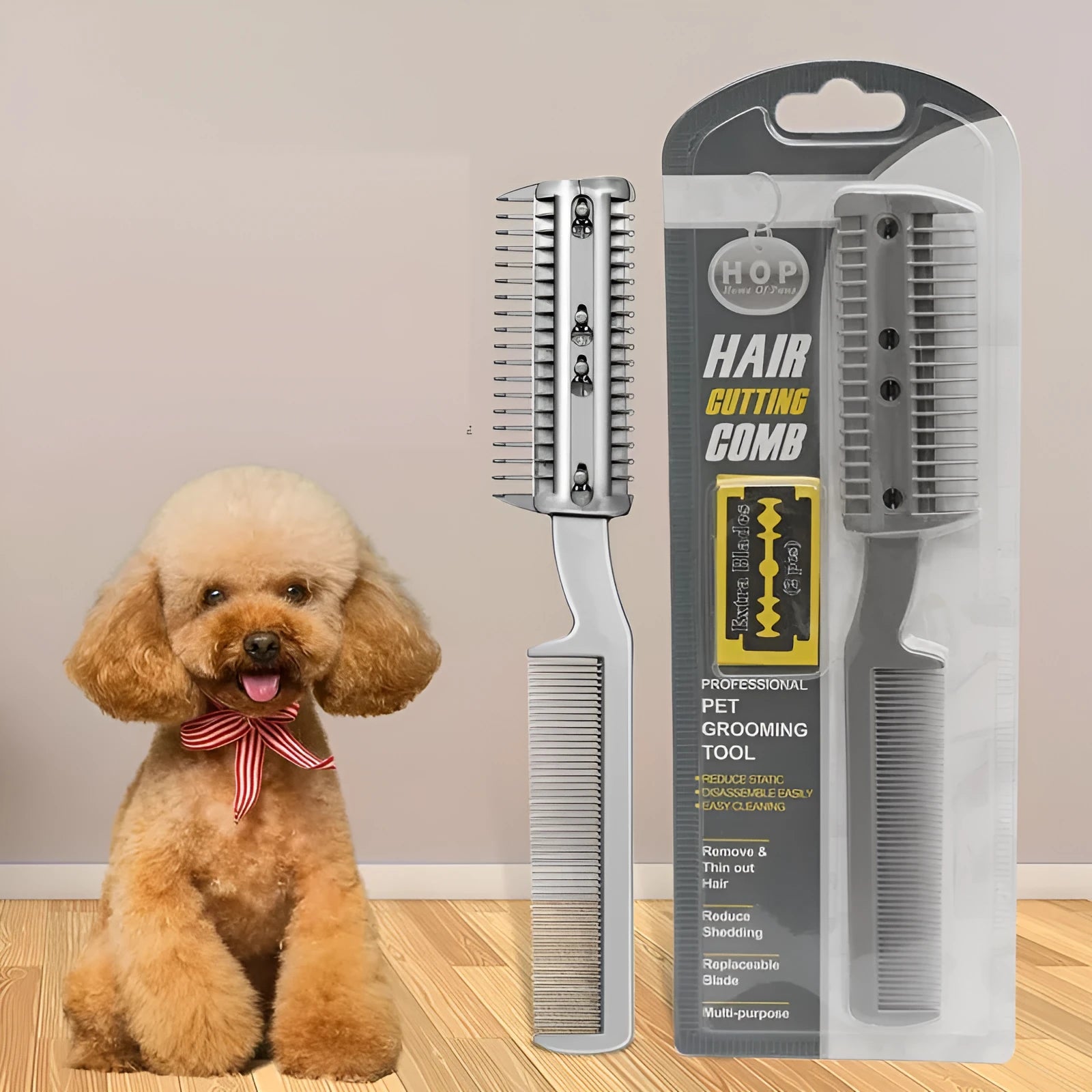 Plastic hair cleaning comb for dogs and cats with a free blade in blister packaging.