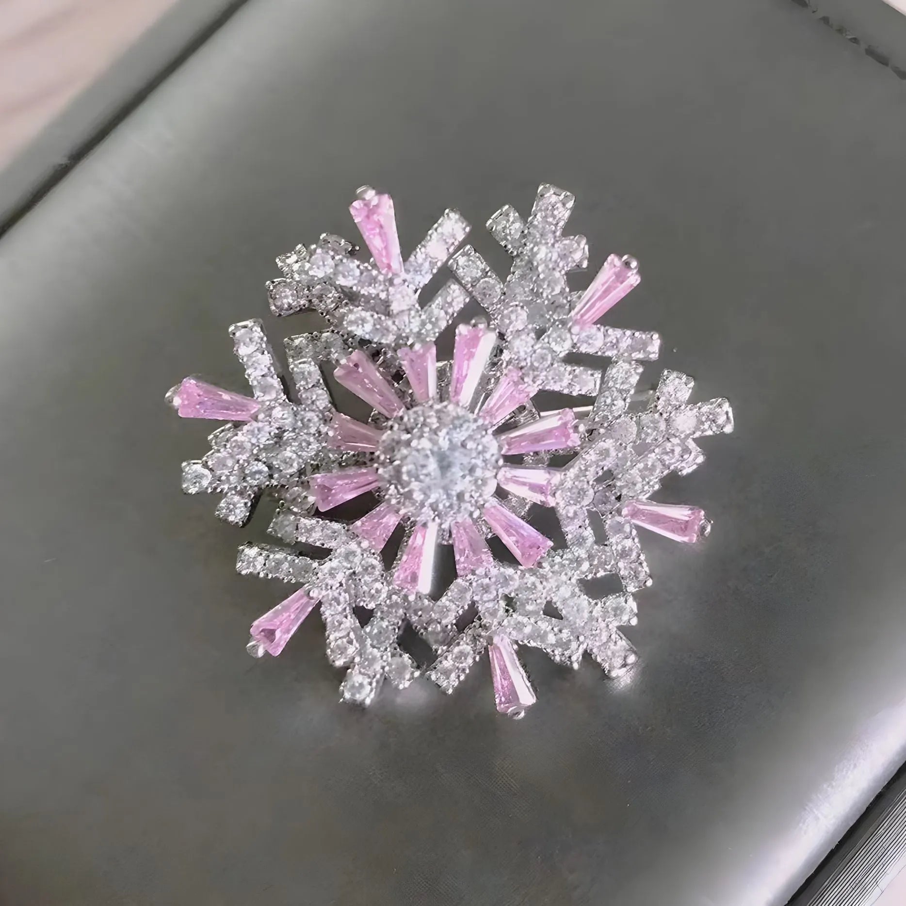 Luxury spinning snowflake brooch in alloy with diamond treatment, rotating silver snow crystal white, women's pin