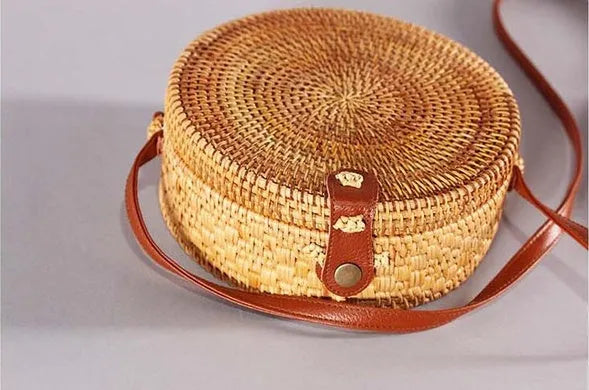 INS CHIC handmade rattan crossbody bag, circular bohemian style, 20cm diameter, with leather strap