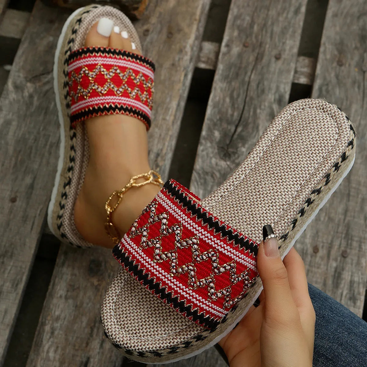 Ethnic style women's thick soled fish mouth slippers with hemp rope detail on PU upper in khaki colour