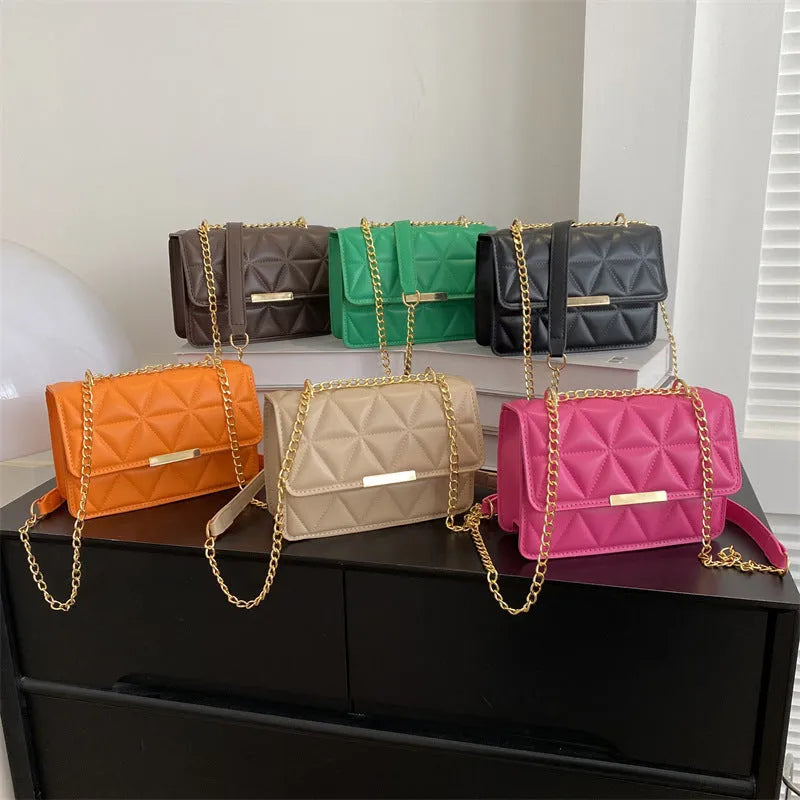 Women's retro PU messenger bag in horizontal square shape with stitching, 19cm x 13cm, rose red colour