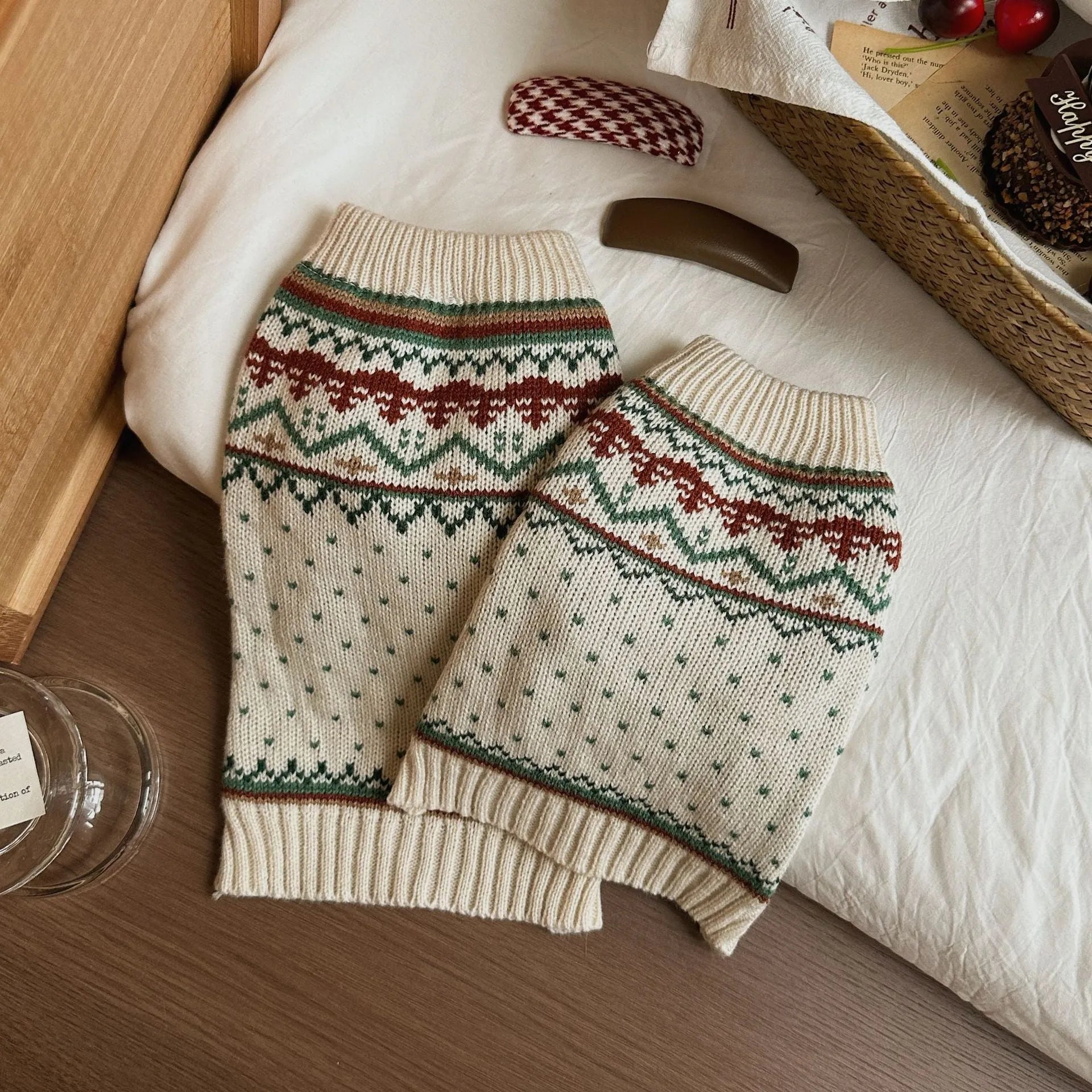 Fairisland beige bottom green dot polyester dog sweater for small breeds autumn winter