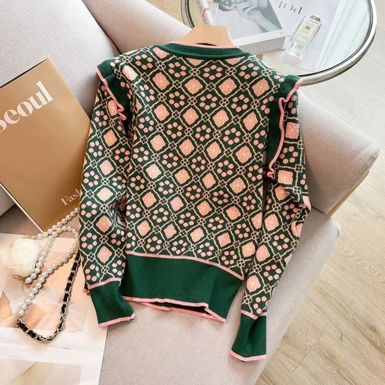 Women's green printed sweater with loose fit and regular sleeves
