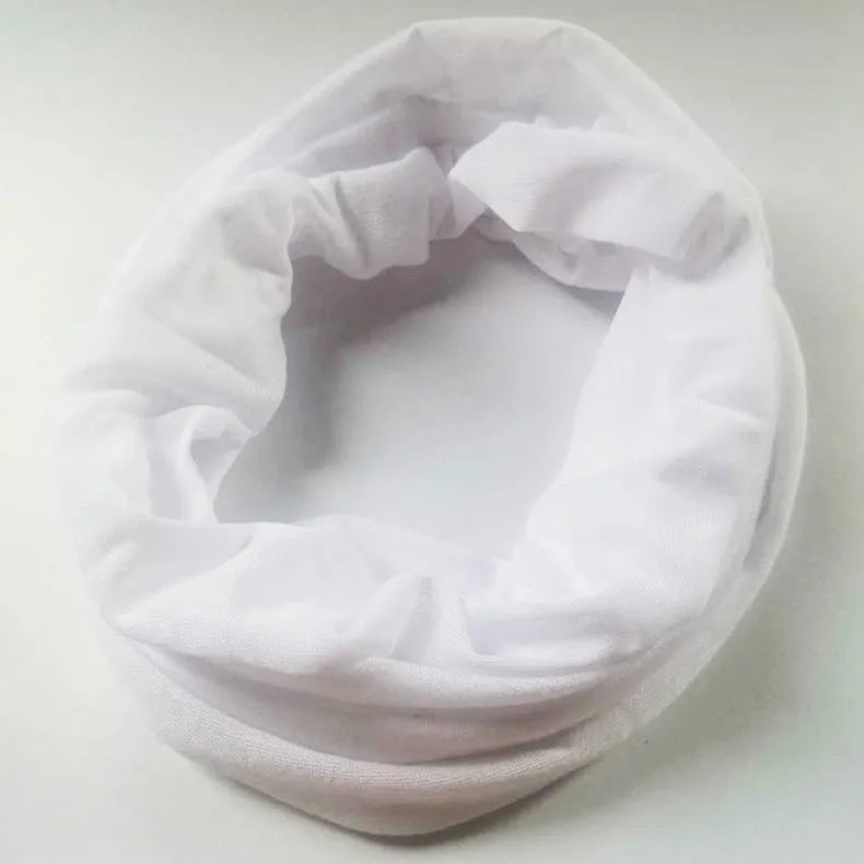 Seamless polyester headscarf for outdoor sports in a choice of colours.