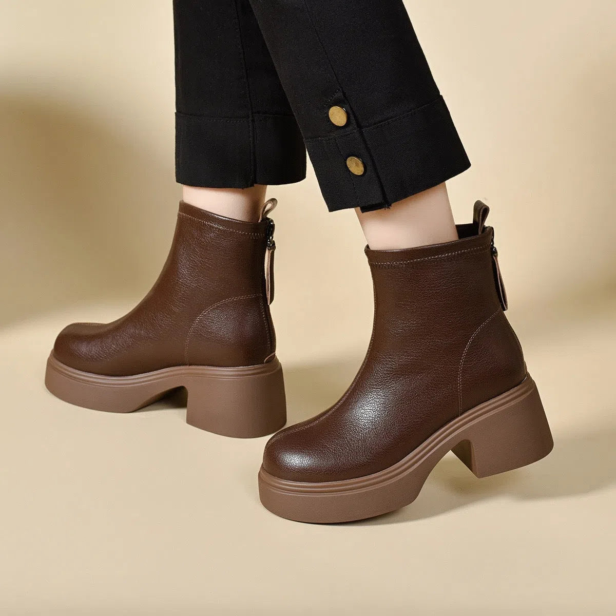 Black sheepskin shoes with cotton lining, flat heel, round toe, and water-resistant platform