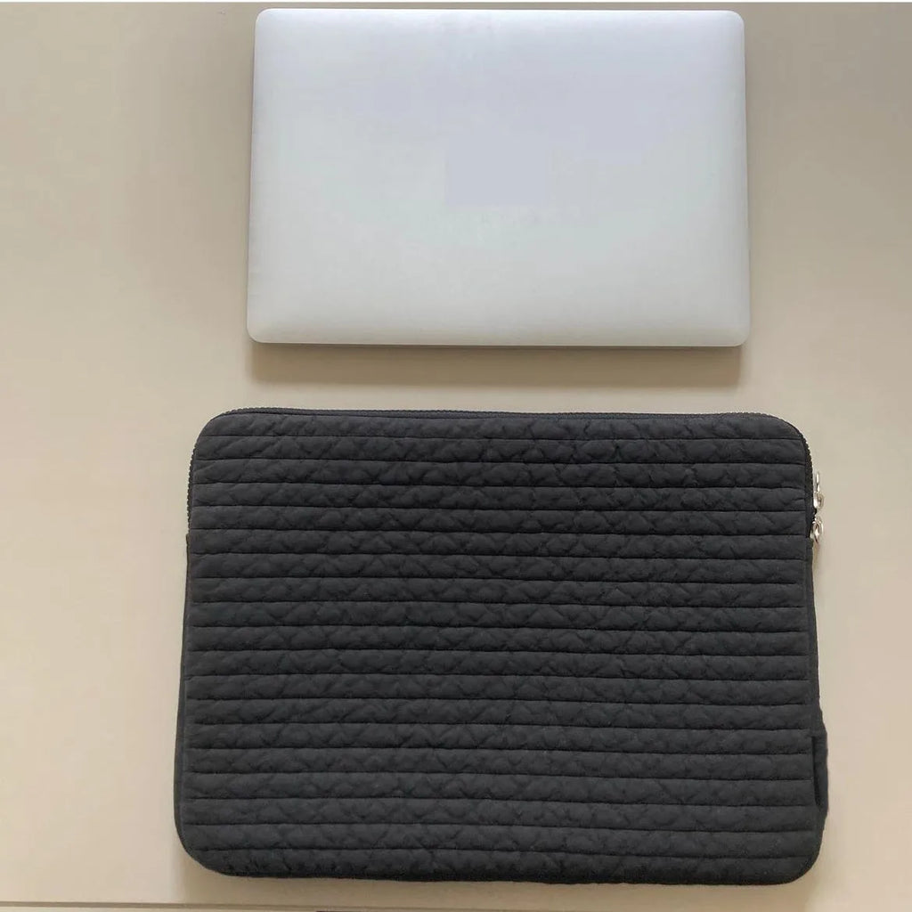 Black and white anti-seismic cotton laptop clutch bag for tablets with coin pocket in three size options