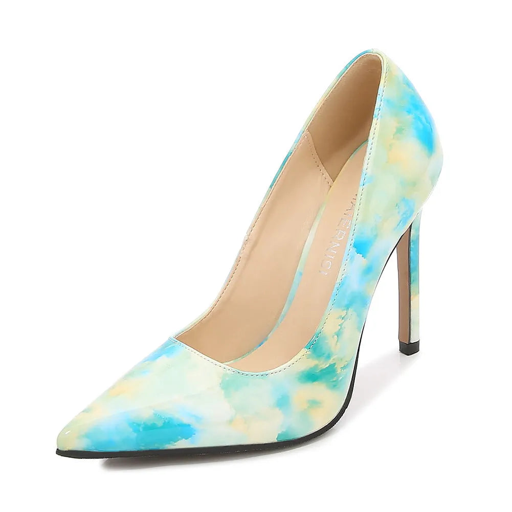Women's block heel ankle boots in faux suede with pointed toe and side zipper in taupe colour.