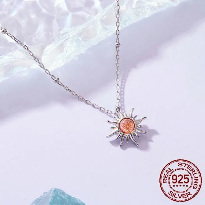S925 sterling silver sun pendant necklace on display, electroplated finish, O-shaped chain, colour BSN440