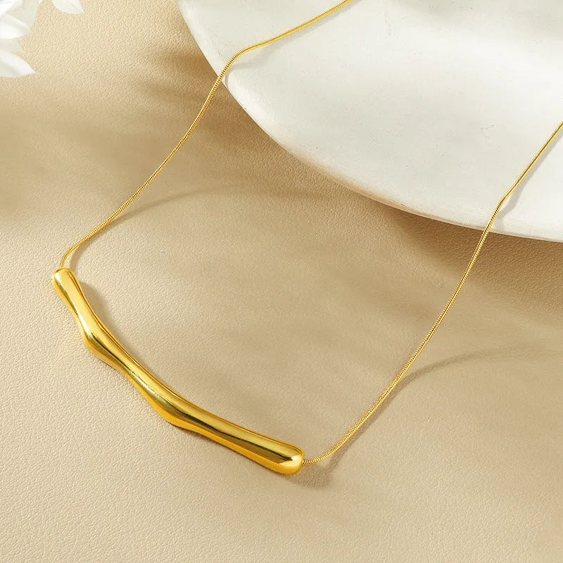 Women's irregular pleated titanium steel necklace in gold or steel electroplated colours