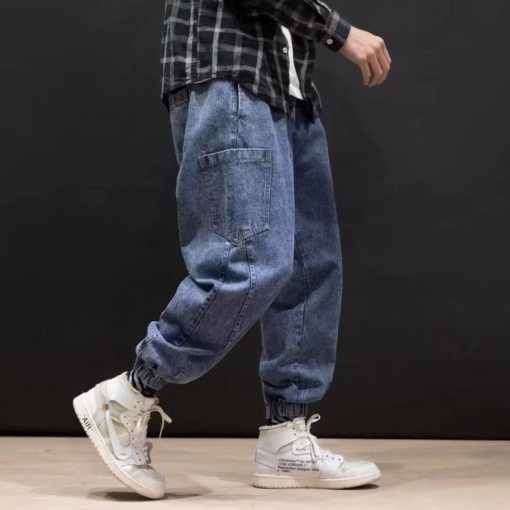 Men's mid-waist straight-leg cargo jeans in blue and gray polyester denim blend
