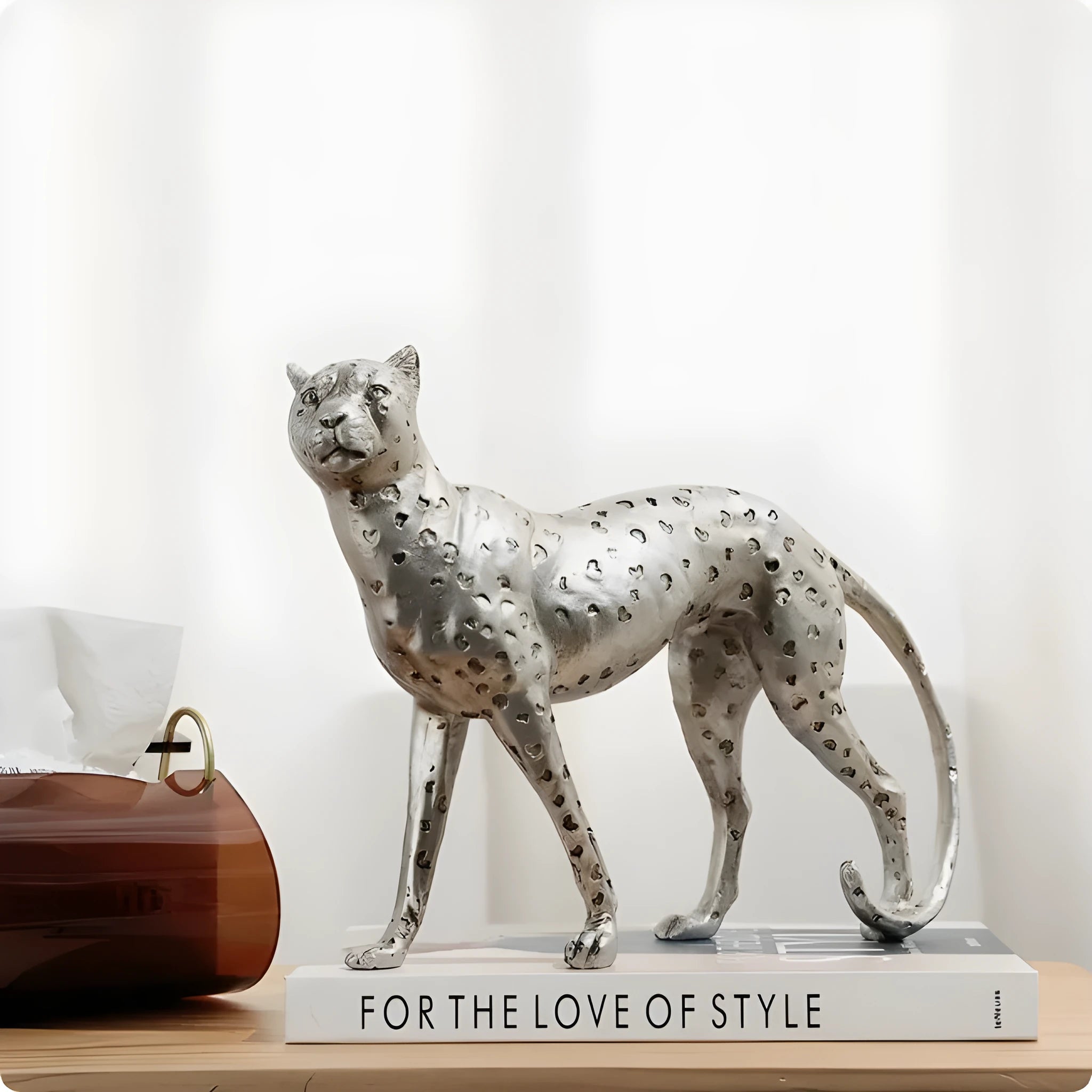 Leopard resin ornament in American Leopard colour with modern simplicity styling