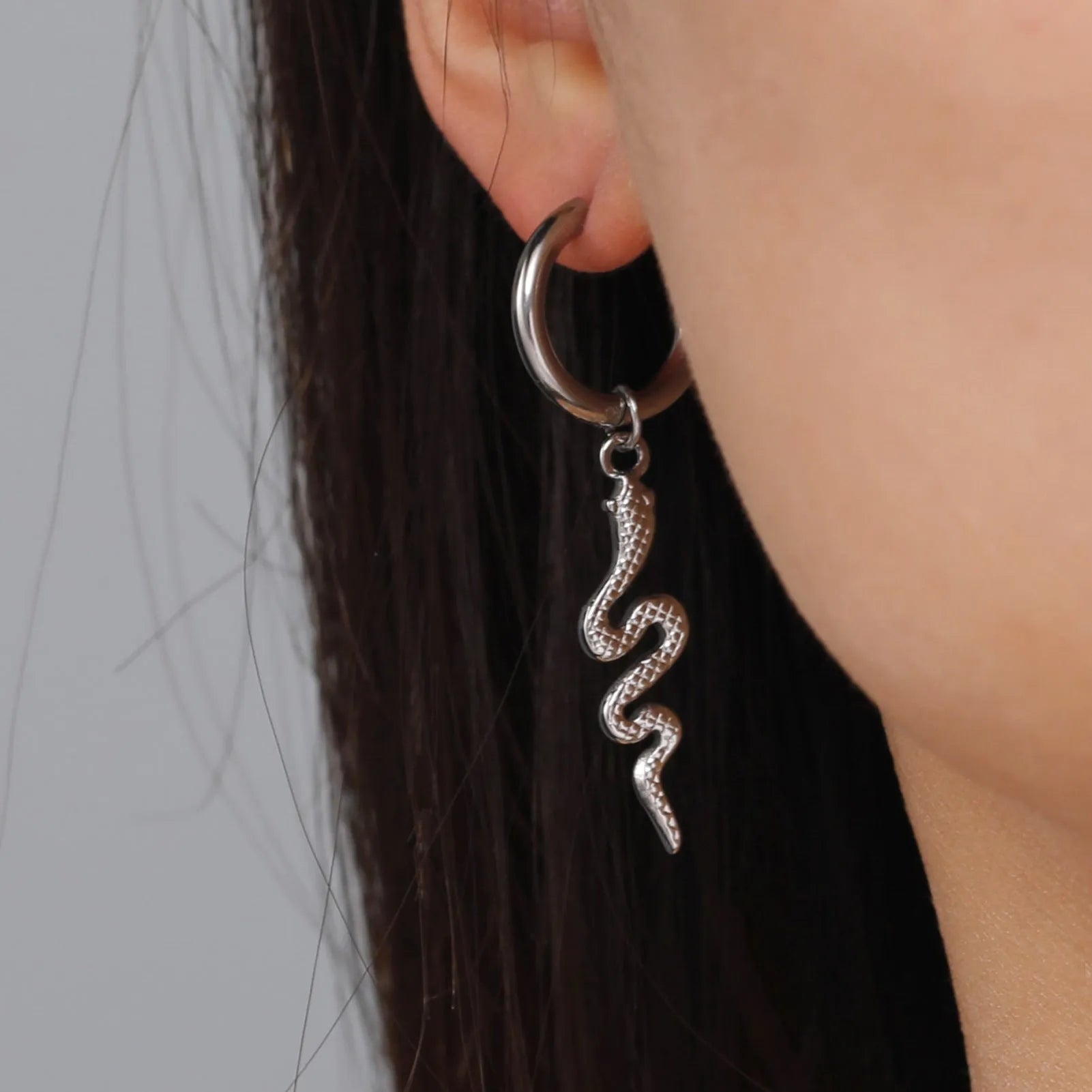 Vintage snake earrings with 18K gold-plated stainless steel and ear clip design