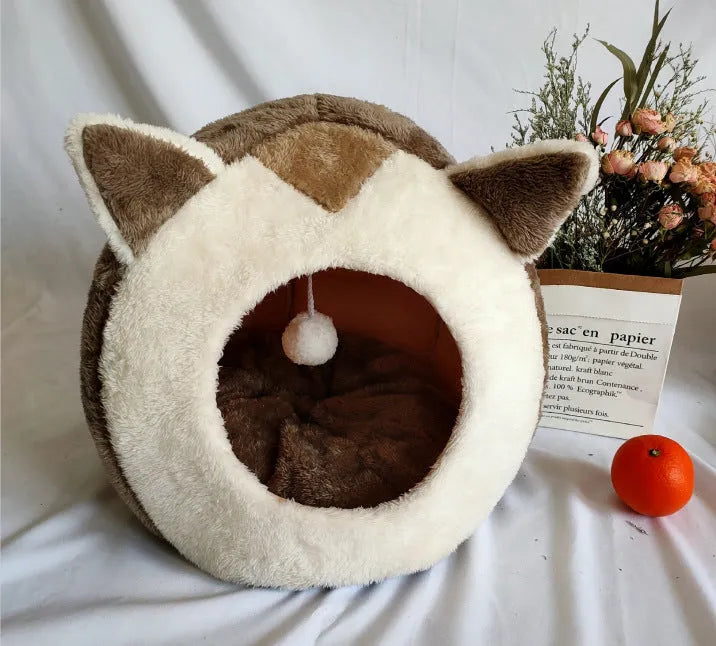 Enclosed cat litter kennel with plus velvet lining in camel colour, side view with mat included