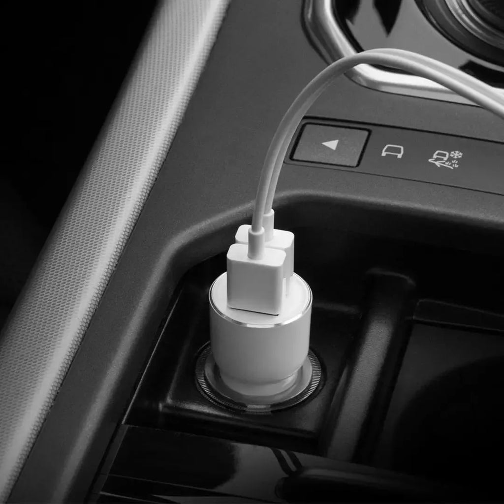 Black Ruimi 3S car charger with dual USB ports for phone and tablet charging