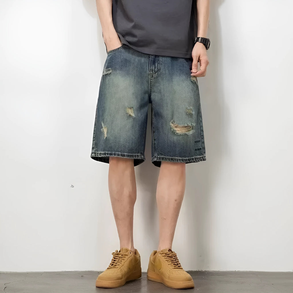 Men's loose fit washed blue denim shorts with straight leg and micro elasticity