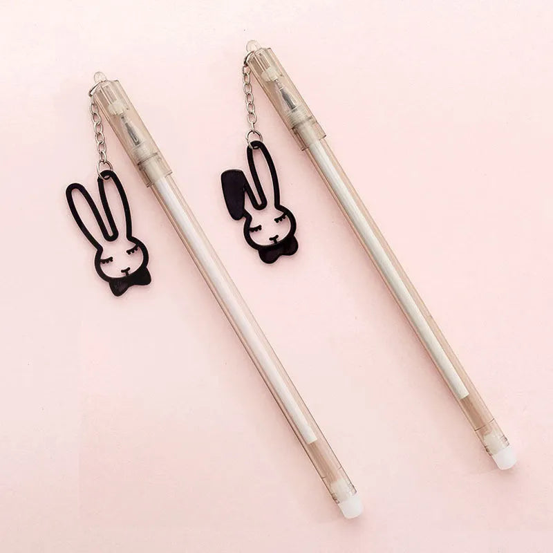Gel pen with animal pendant charm, showing 0.38mm tip and 17cm plastic barrel.