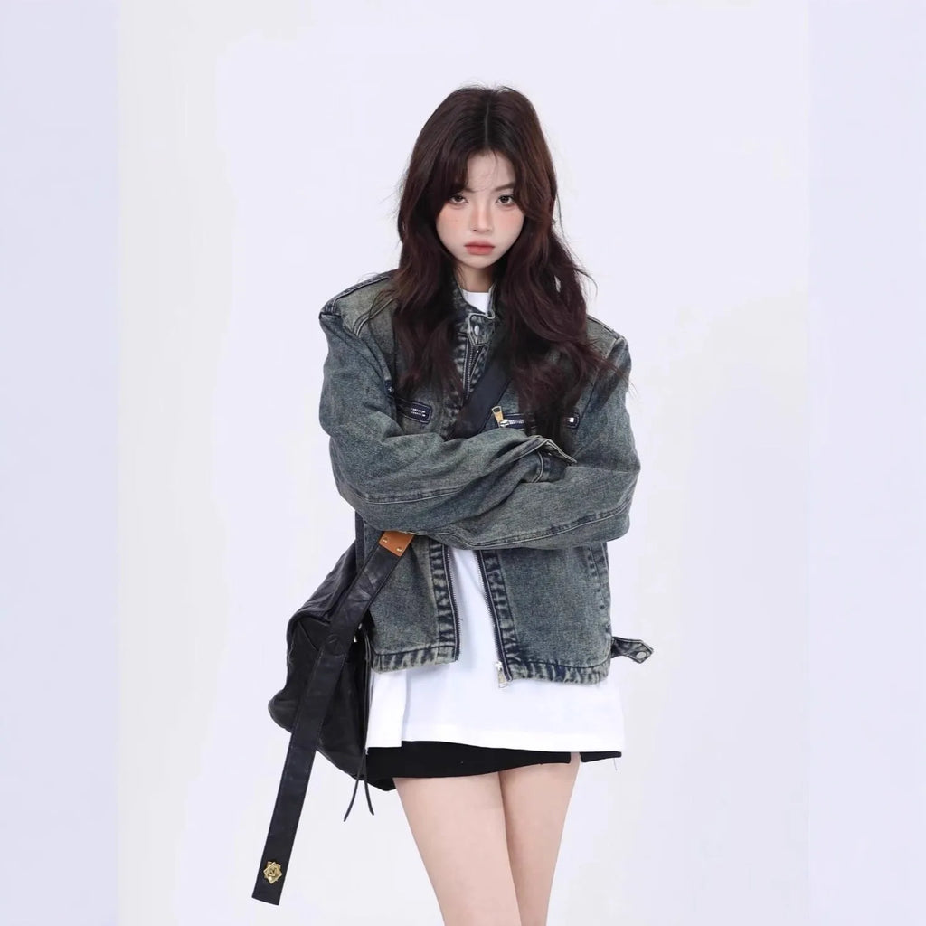 American Vintage distressed denim jacket for women, blue, long sleeves, cotton denim, front view