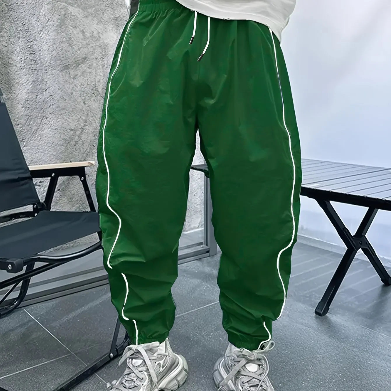 Men's bamboo fibre casual sports pants in loose cropped length with high elasticity