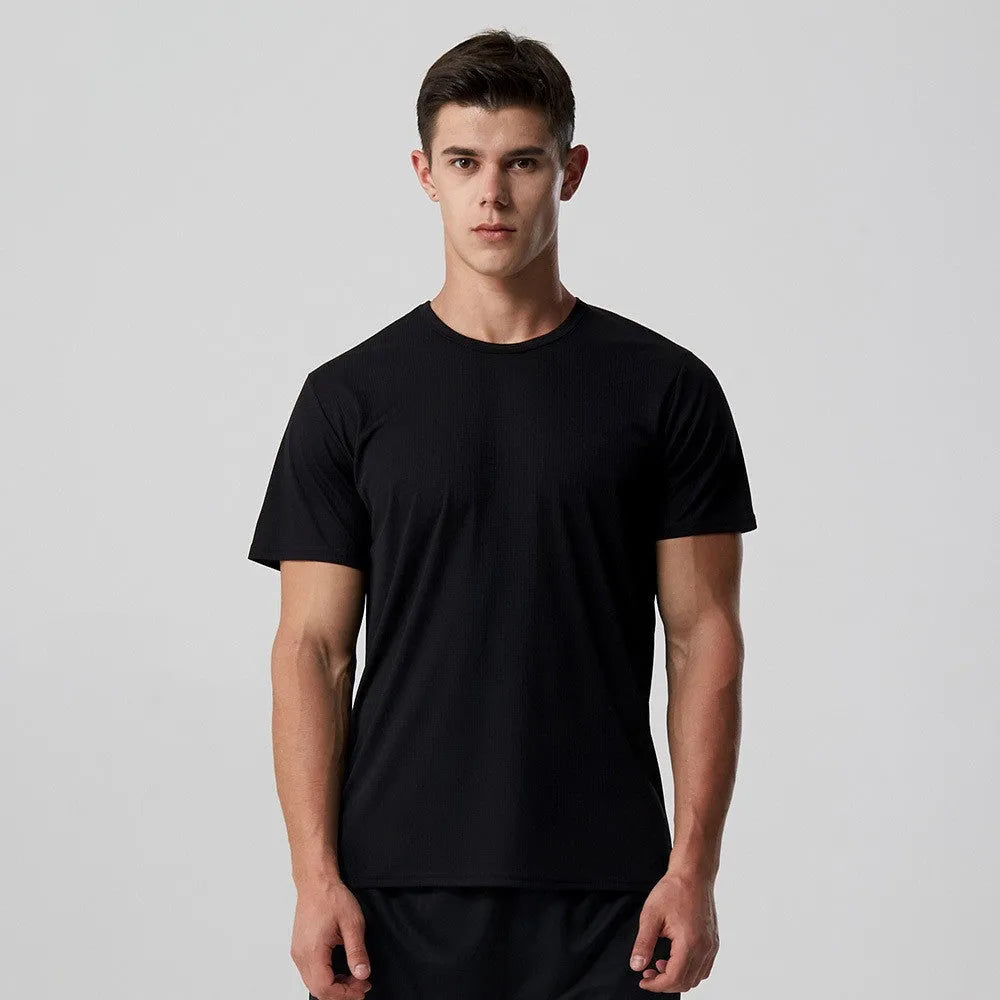 Men quick dry slim fit t-shirt in solid colour, round neck, short sleeves for running and gym training