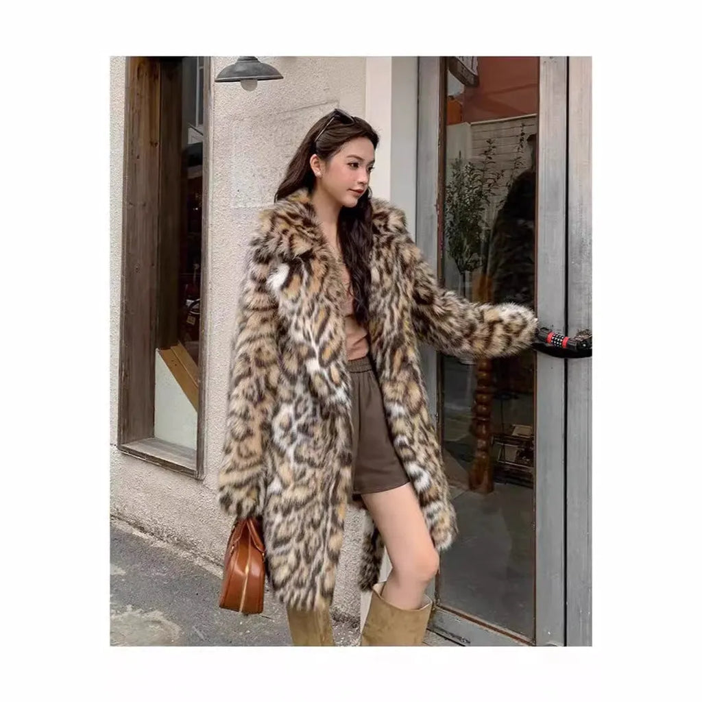 Street fashion faux fur coat with fur collar and pockets in 80cm length
