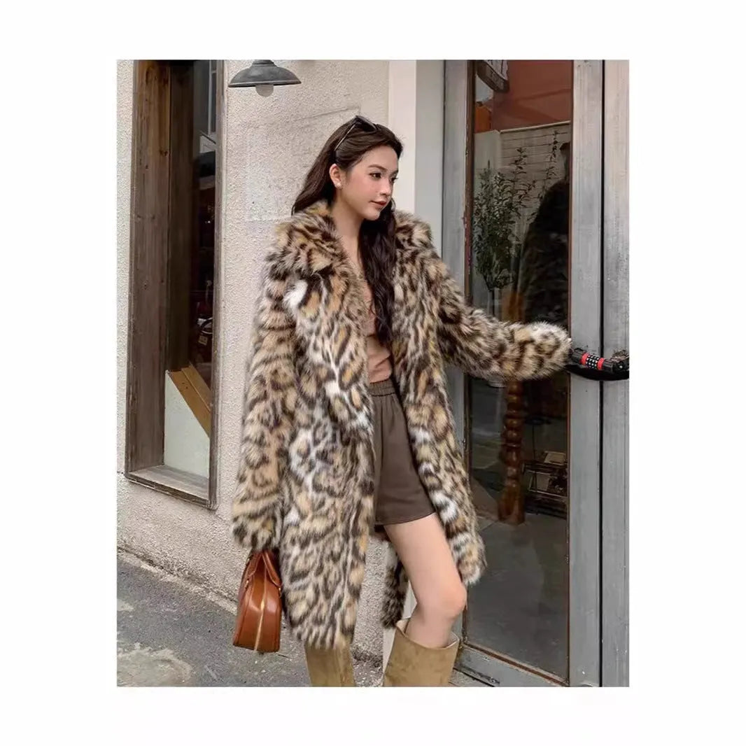 Street fashion faux fur coat with fur collar and pockets in 80cm length