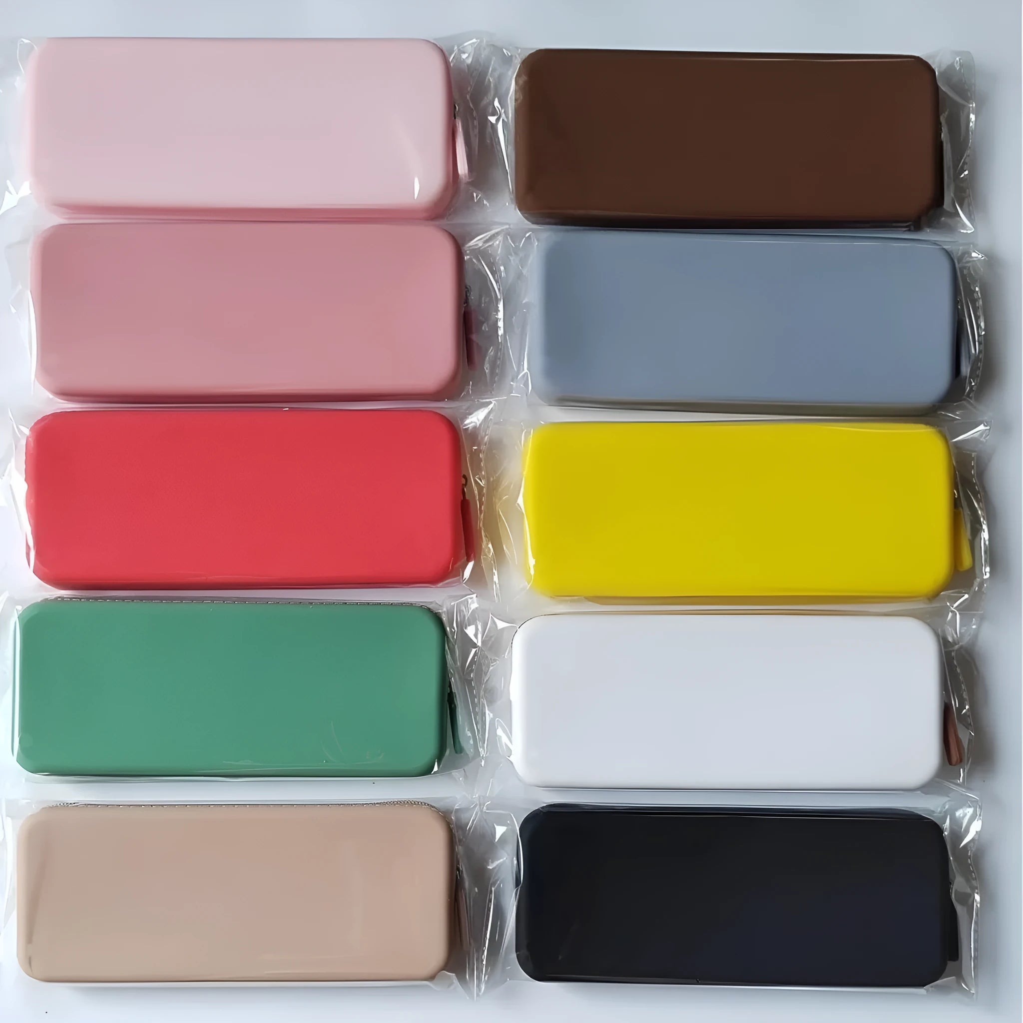 Silicone dustproof travel makeup brush storage bag in assorted colours showing 20cm by 8cm size
